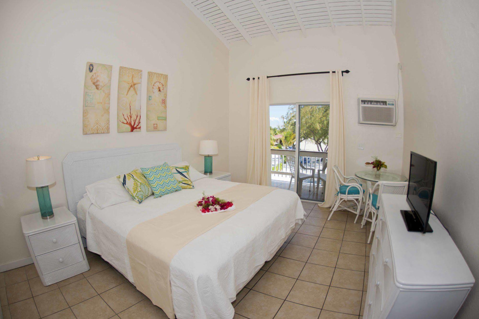 Bohio Dive Resort Cockburn Town Bagian luar foto