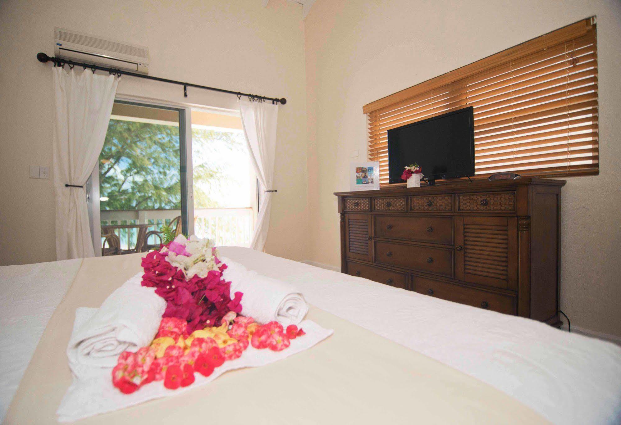 Bohio Dive Resort Cockburn Town Bagian luar foto