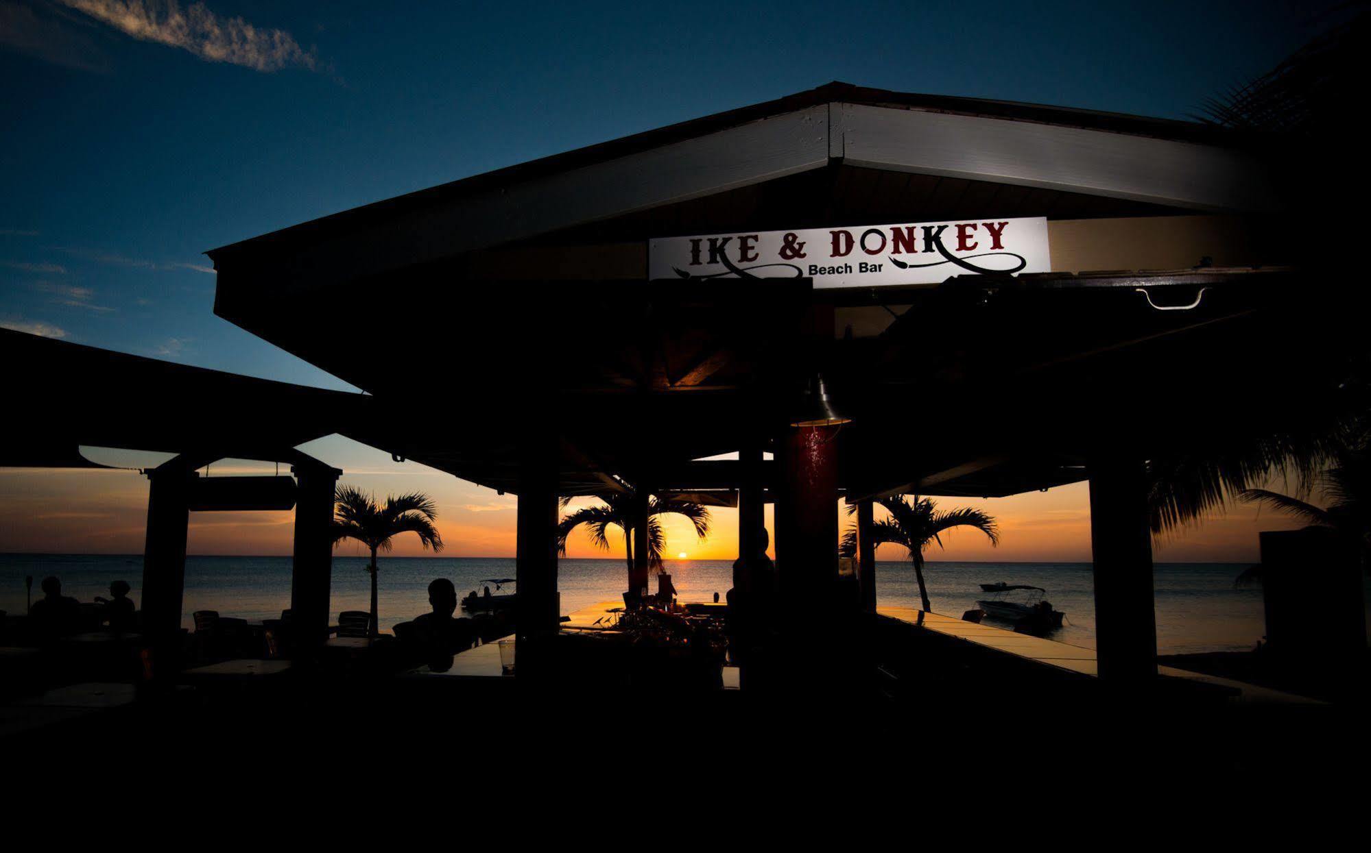 Bohio Dive Resort Cockburn Town Bagian luar foto