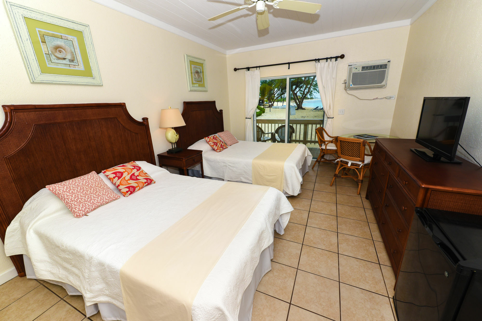 Bohio Dive Resort Cockburn Town Bagian luar foto